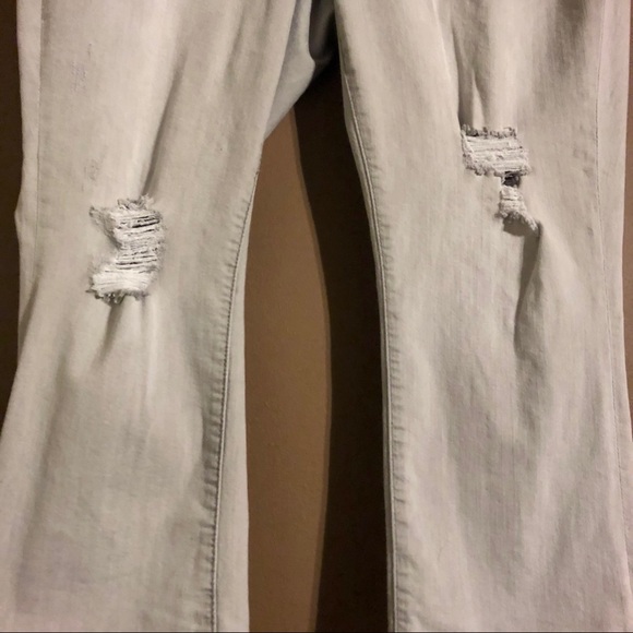 Lane Bryant Distressed Light Wash Capri Jean 20 - Picture 3 of 7